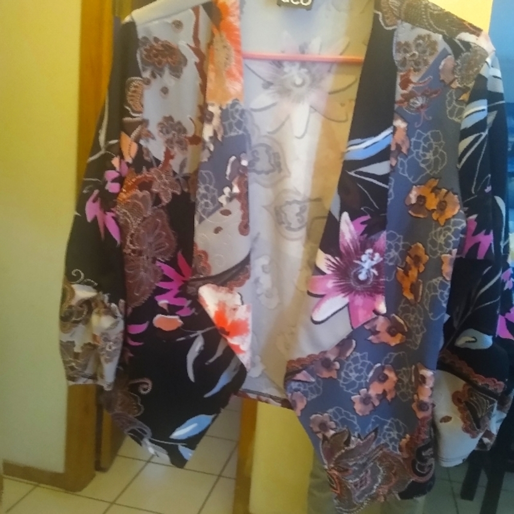 Women light weight jacket